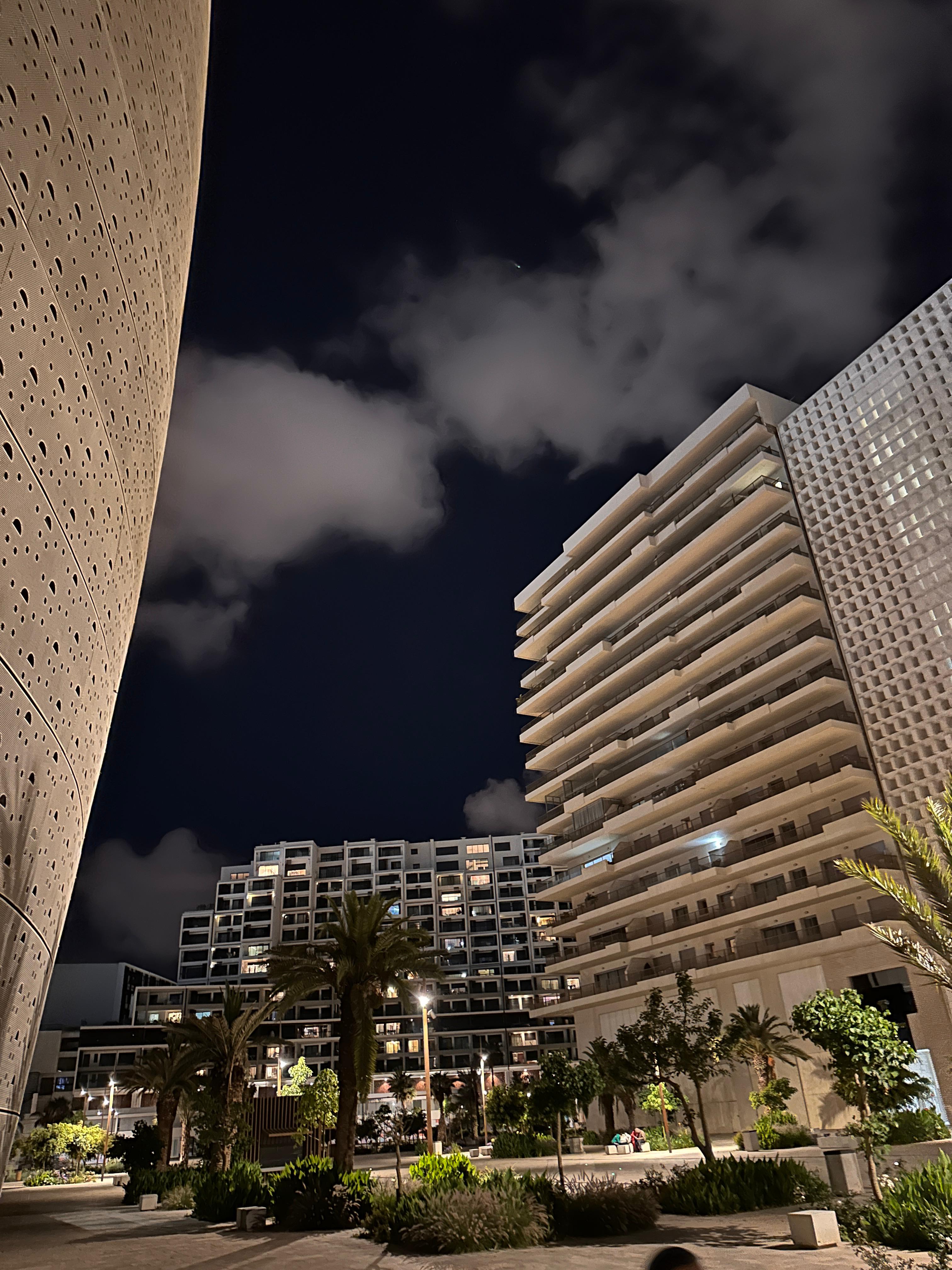 Tours CFC illuminées de nuit