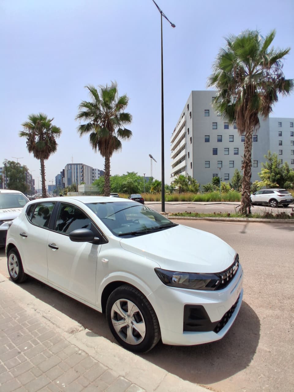 Location voiture entreprise Casablanca : Dacia Sandero livrée chez un client à Casanearshore